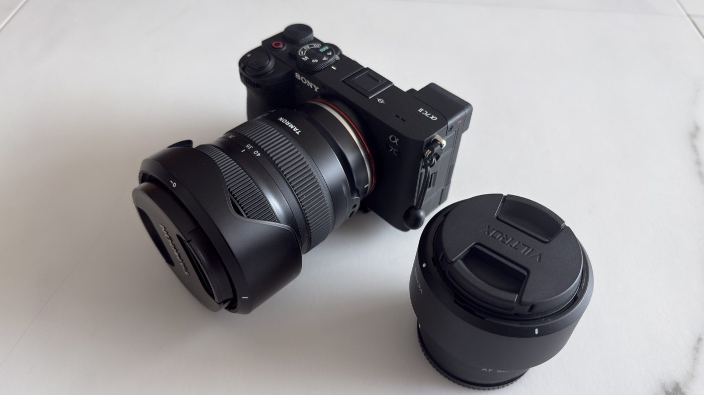 제 A7C II 구성 — 탐론 20-40과 빌트록스 50